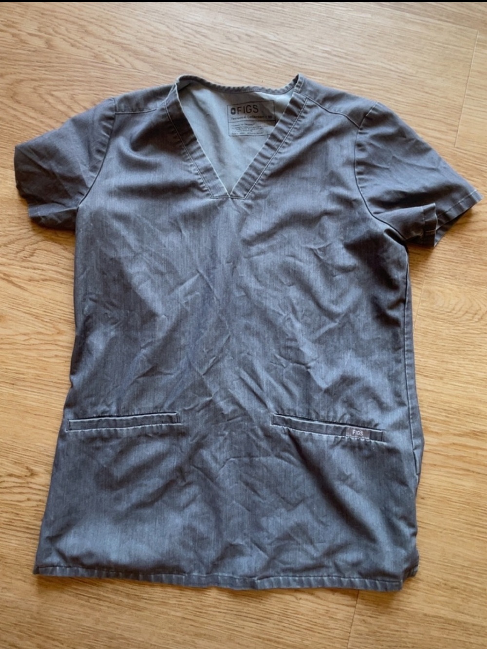 FIGS Kids Short Sleeve V-Neck Scrub Top in Gray
